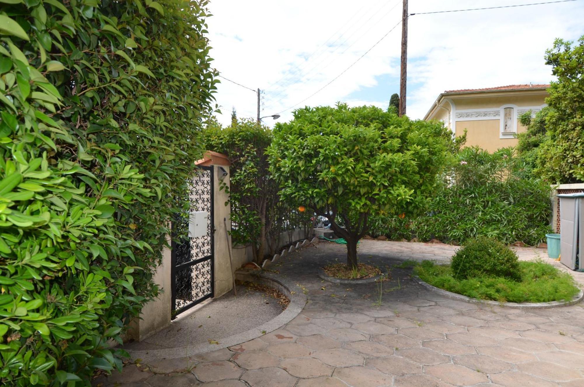 Parc Louisa - Appartement D'Epoque Avec Jardin Et Parking 4 Personnes Le Port De Nice Exteriör bild